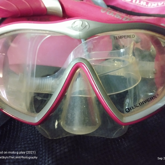 US Divers DivaII Mask Island Dry Snorkel Truck Fins Set, (Pink/Grey), Used But I - Picture 3 of 9